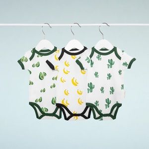 happiest baby 3 pack short sleeve onesies 9-12 months- ABC prin…